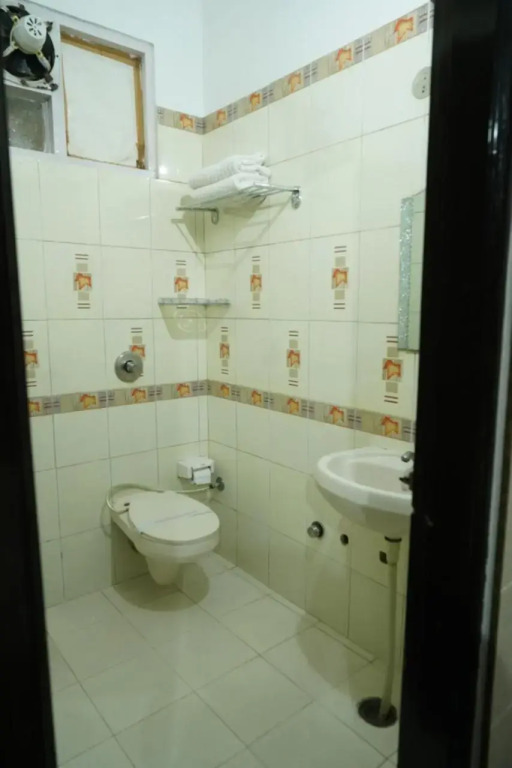Hotel Malhotra inn 50 Meter from Golden Temple