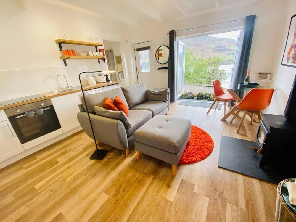 Cosy 1 bed Cottage w/ Wood Burner & Stunning Views
