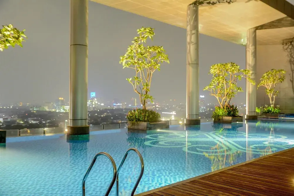 Elegant Four Winds Apartment with Infinity Pool Facility