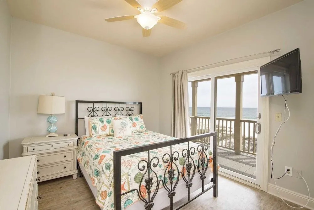 Sandy Castle Beach Home 4 Bedrooms 3 Bathrooms Home
