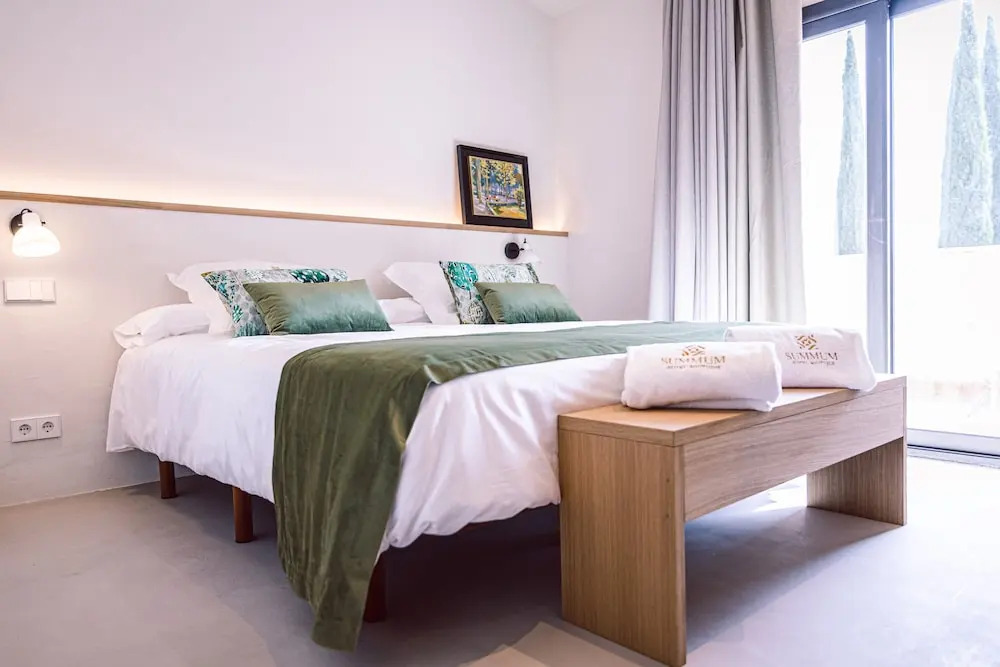 Hotel Boutique Monells Summum