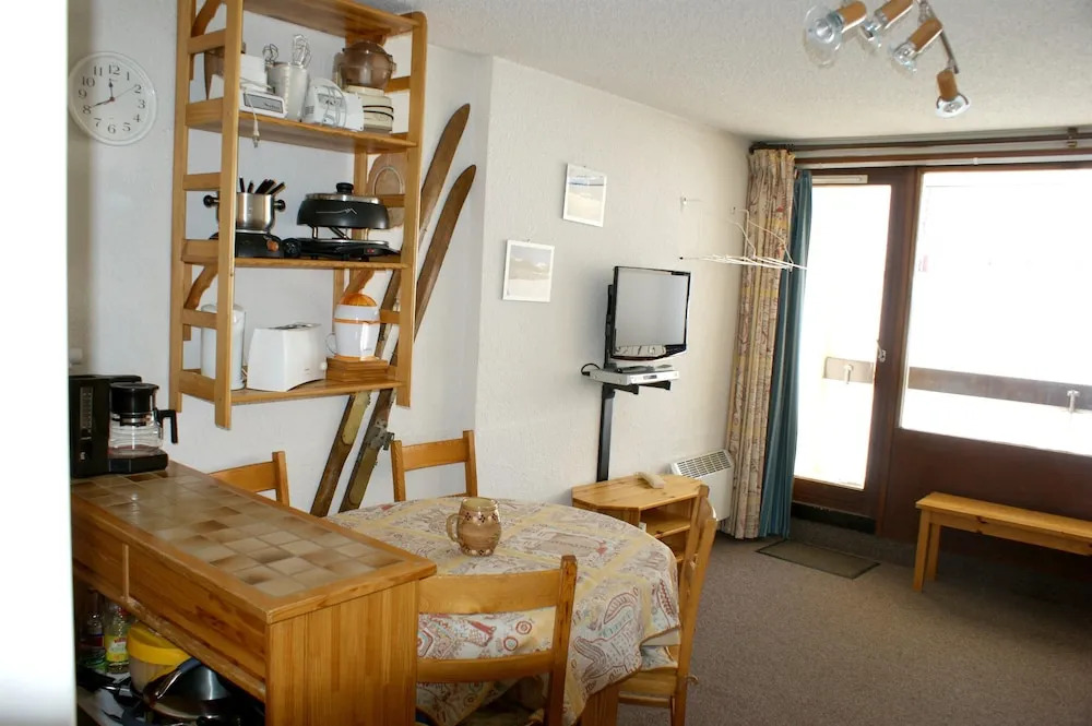 Studio in Montgenèvre, With Wonderful Mountain View, Balcony and Wifi