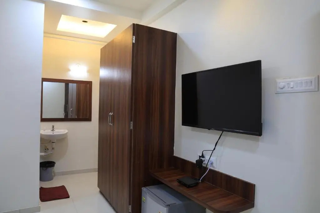 Hotel StayBird - Nest, Kharadi