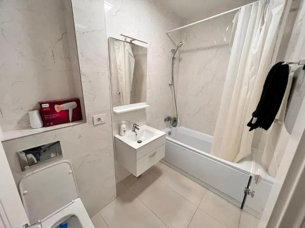 2 rooms Airy & Bright Palas Park