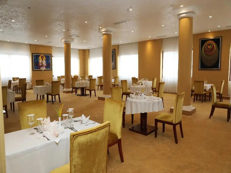 Kenenisa ( Oasis International ) Hotel