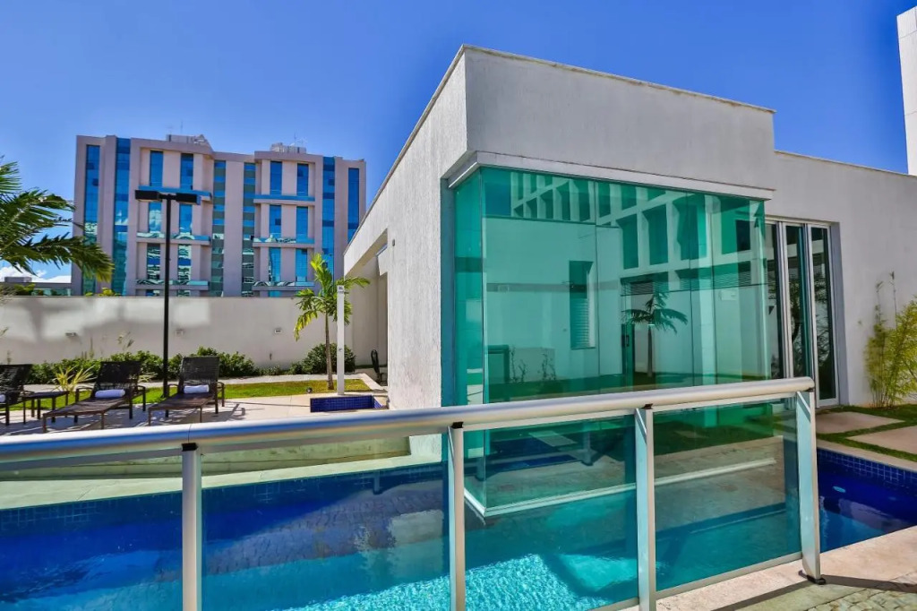 Jade Hotel
