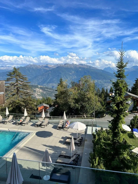 Outstanding chalet for groups, south facing, breathtaking views - all year round