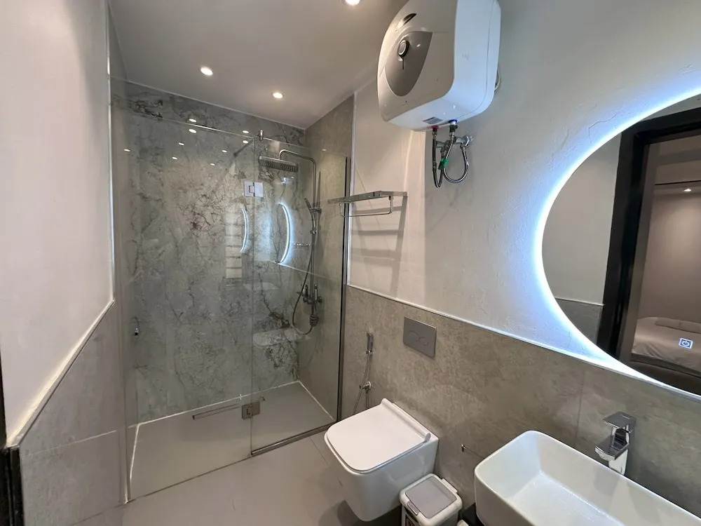 George Residence Lekki, Lagos - with Pool