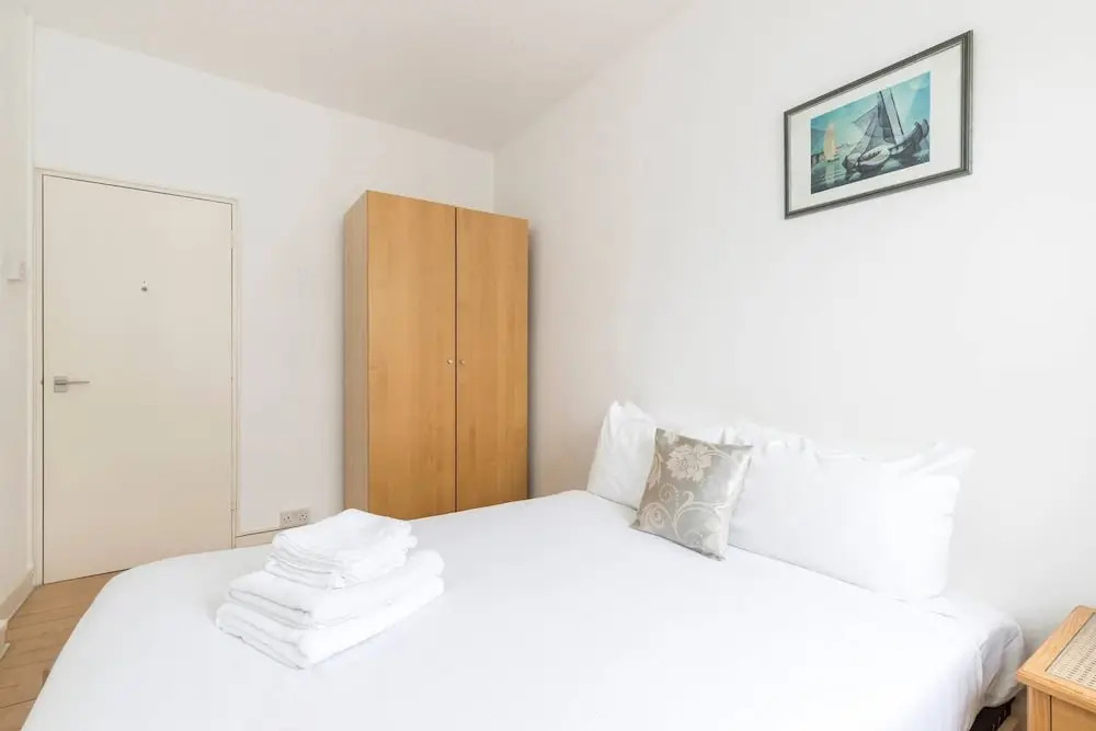 Charming 2 bed flat close to Big Ben (for 5)