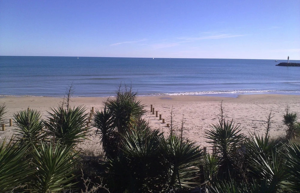 Rez de jardin OU 4e avec ascenseur- VELO - PISCINE -WIFI-Dans le Village naturiste-HOLIDAYSOCHIC