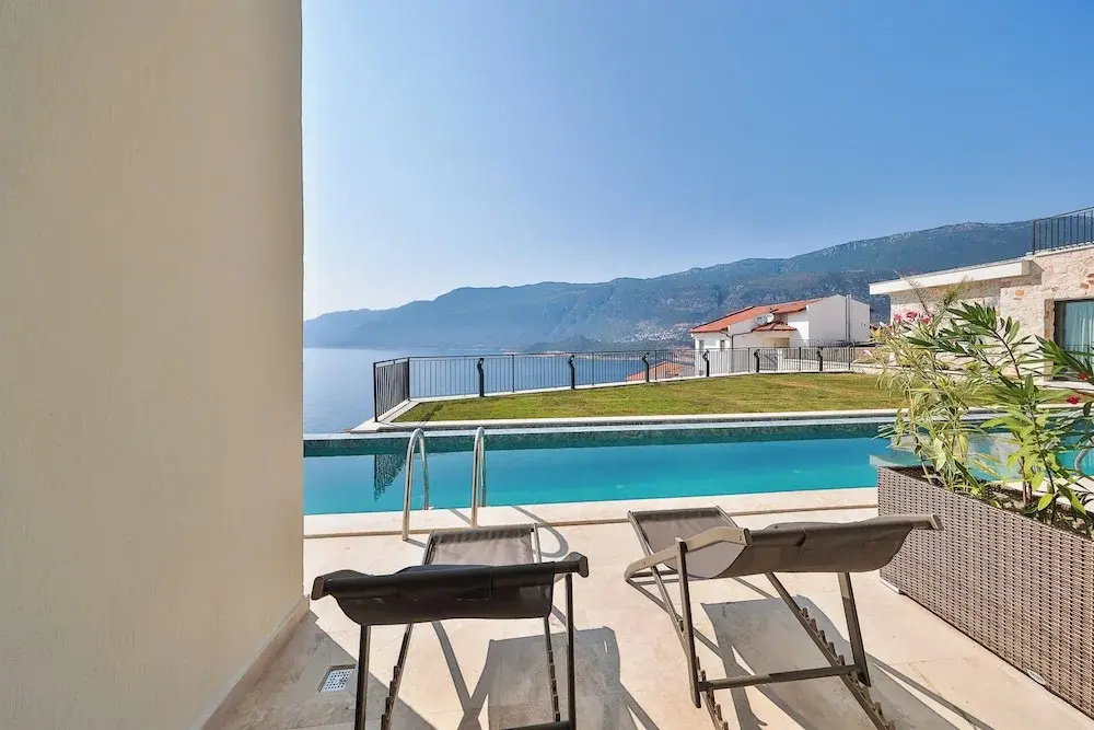 Lyxos Hotel