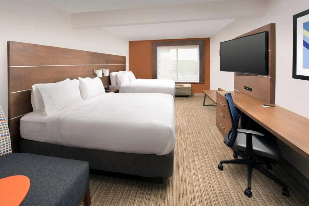 Holiday Inn Express & Suites Baltimore - BWI Airport North by IHG