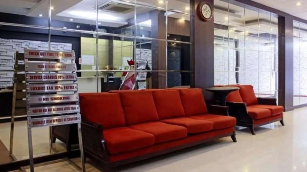Hotel Universe Inn