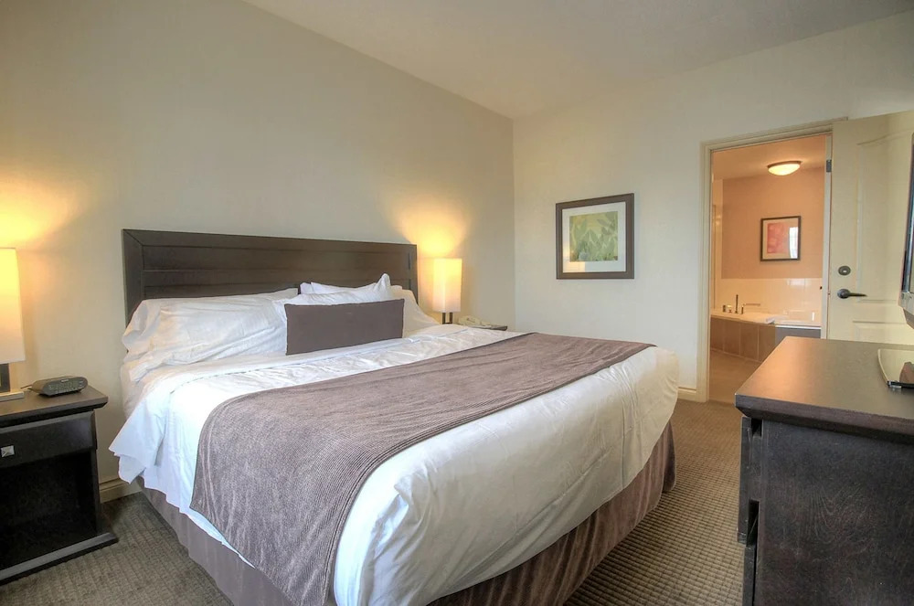 Grand Suites Grand Okanagan by KelownaGo
