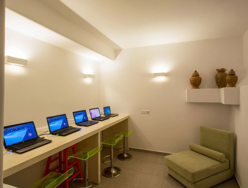 Artemoulas Studios