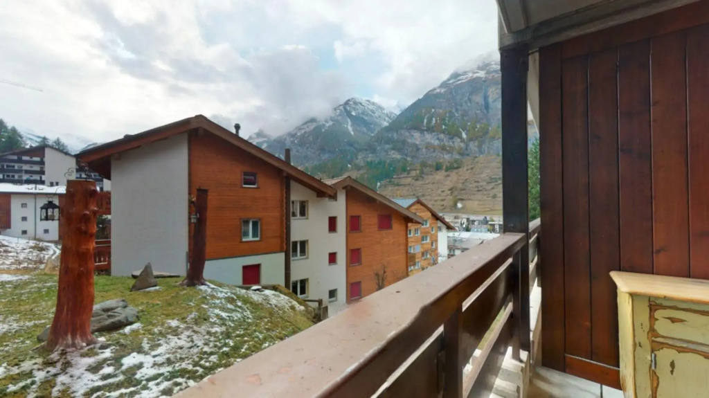 Bright studio with balcony & view to the Matterhorn