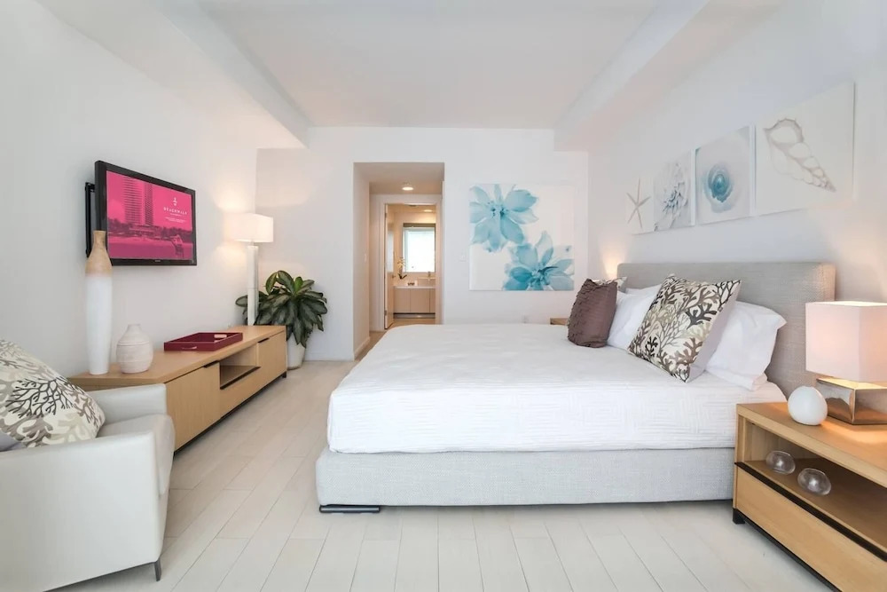 Stunning 2 Bedroom Bay Front Apt w/ Breathless View Miami 1909