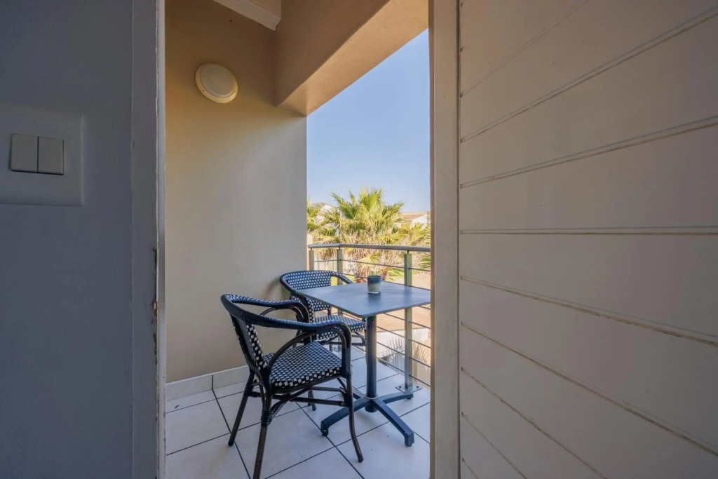 Waterfront Cottage B3