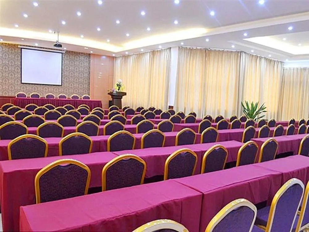 Nanning Hawks Holiday Hotel