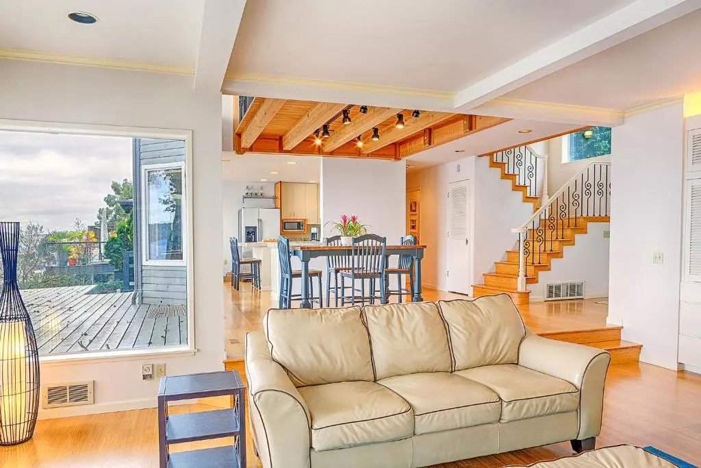 Four Stone Beach House