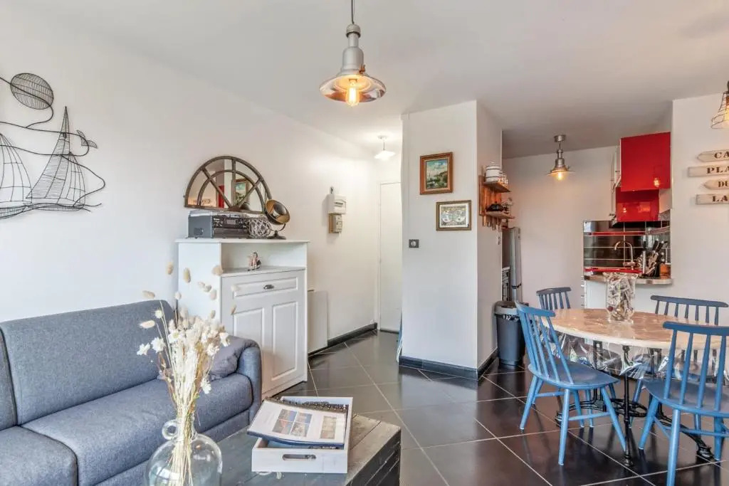 Charming 1br with balcony & pool nearby Trouville-sur-Mer station - Welkeys