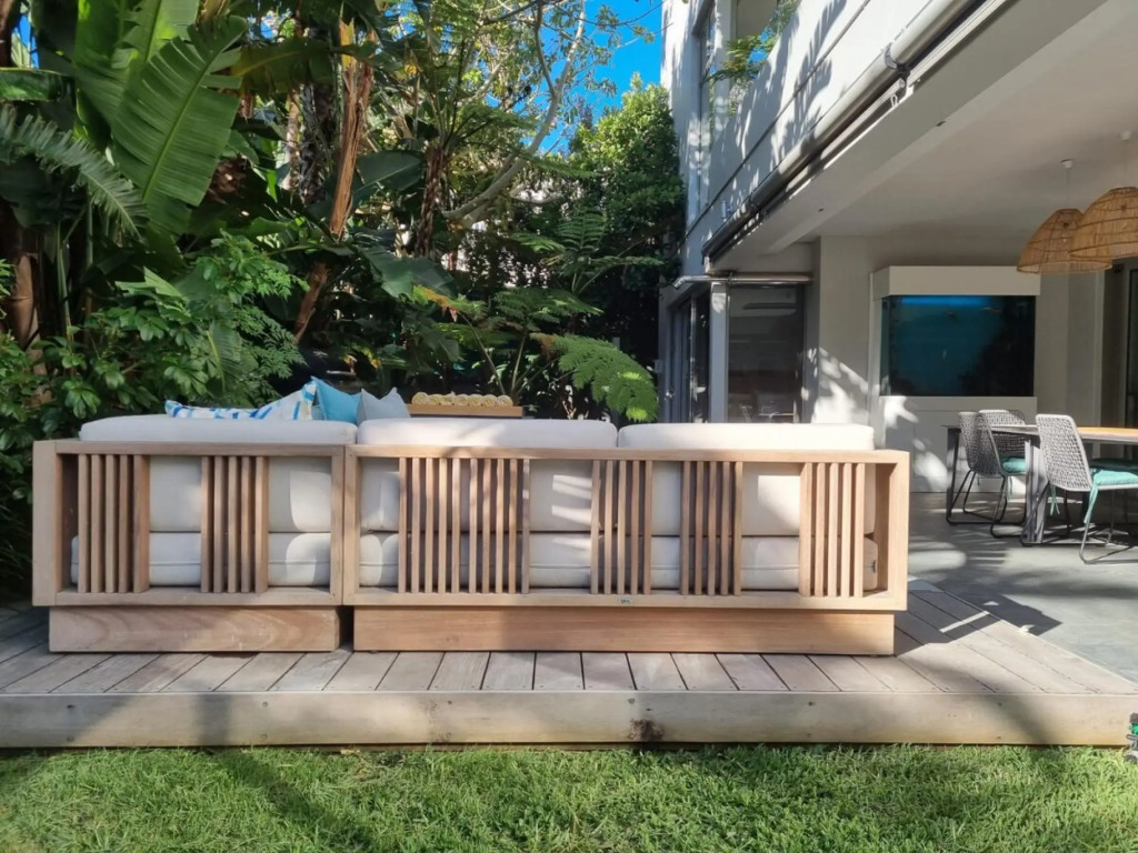 Amara Lincoln - 100m From Camps Bay Beach