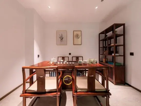 Elong Hotel (Beijing Qinghe High-speed Railway Station Xiaomi Science Park Branch)