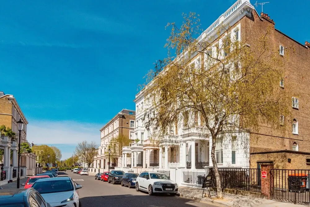 Stunning Home Near Earl's Court by Underthedoormat