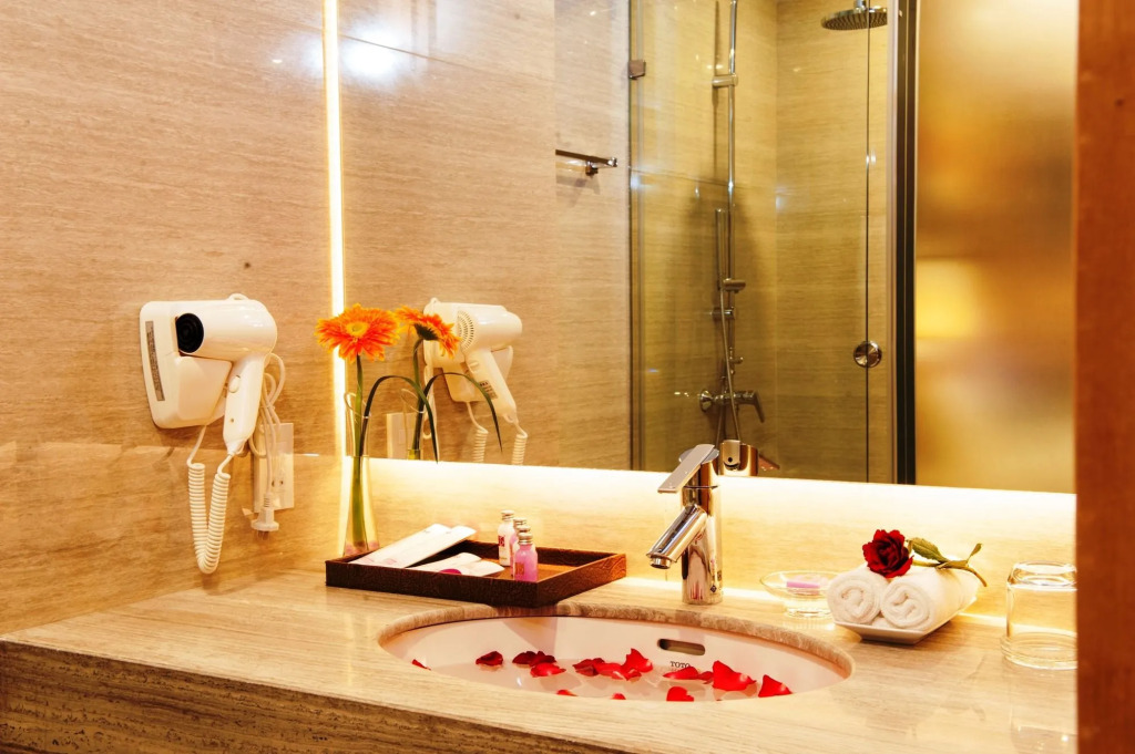 The IRIS SIGNATURE HOTEL AND SPA