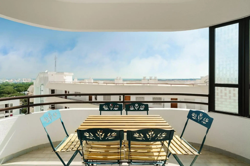 Tropicana Apartment