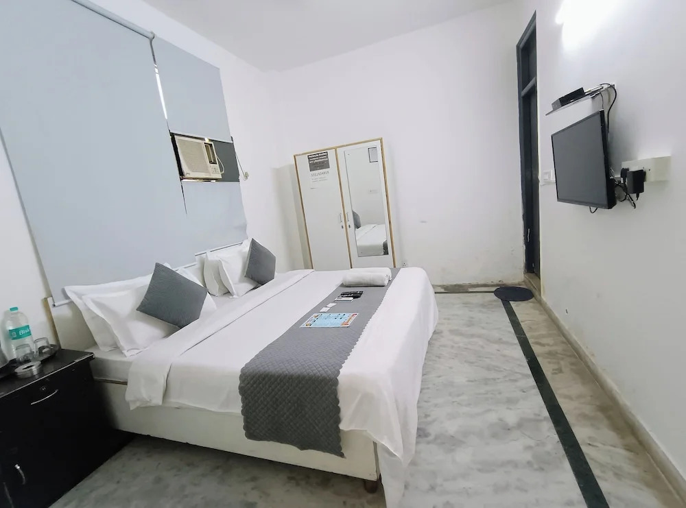 Mauryan Express Hotel Hauz Khas Fort