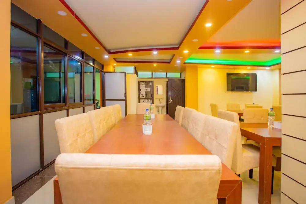 OYO 589 Hotel Trimurti
