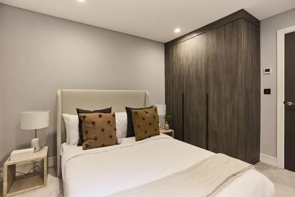 The Westbourne Park Place - Elegant 3bdr Flat
