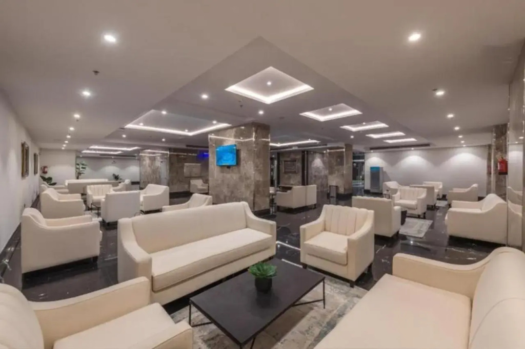 Manazel Al Zaireen Hotel