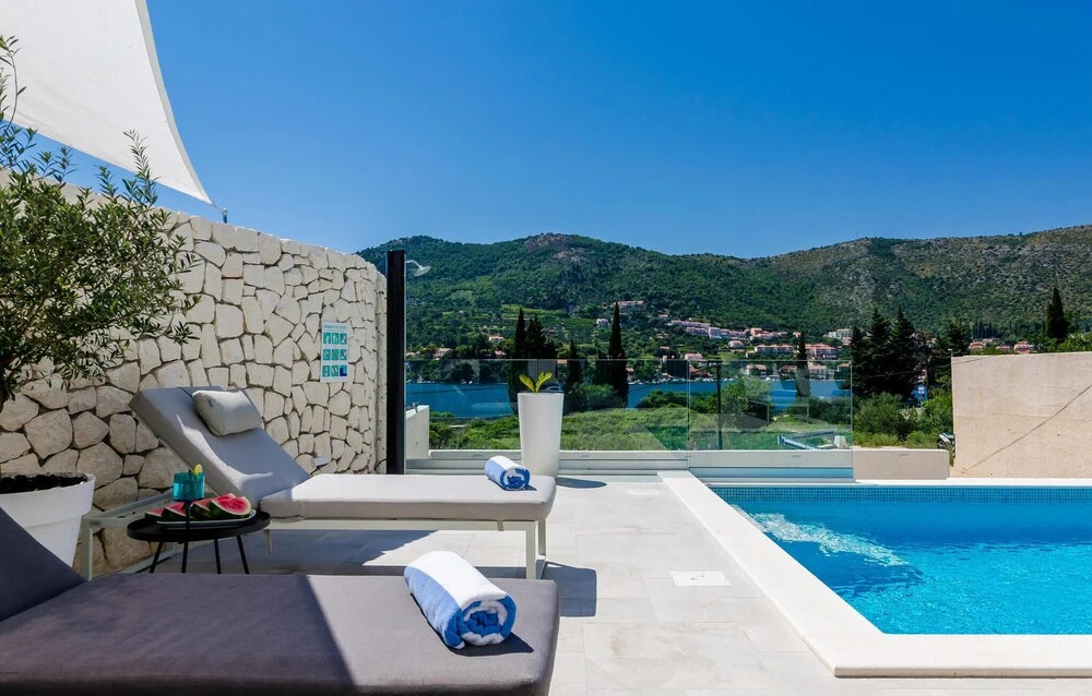 Four-Bedroom Holiday Home In Zaton Mali