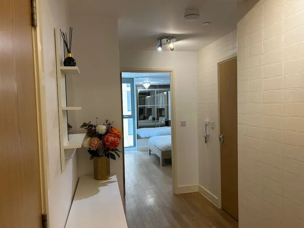 1-bed Apt, Sleeps 4, Central To Shops & Transport