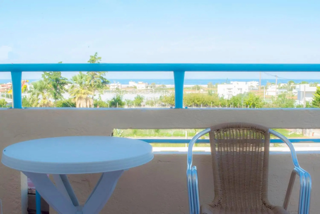 Nikos Hotel