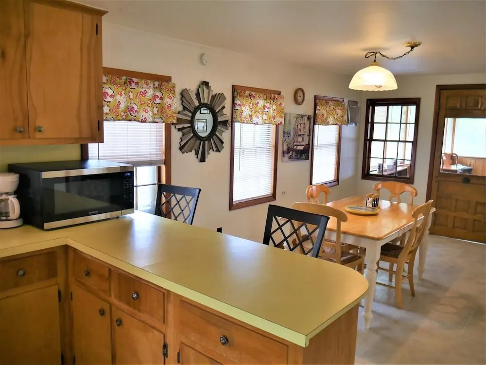 Queen Bee - 2 Br Home
