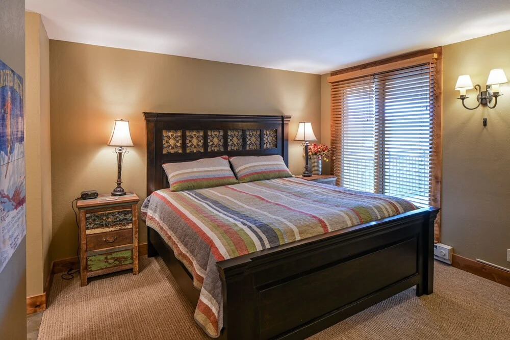 5th Floor 2bd/2ba Condo With Magnificent Views 2 Bedroom Condo by RedAwning