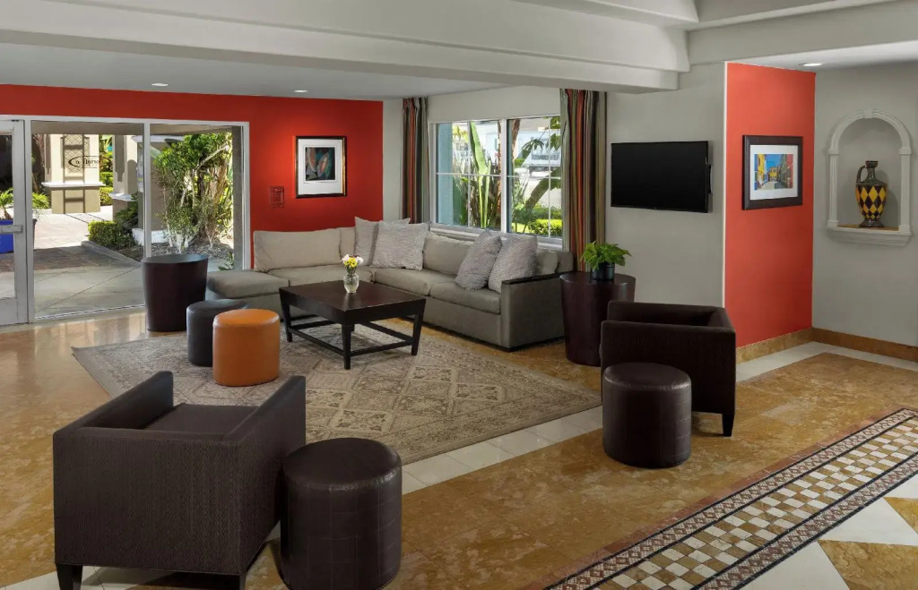 Anaheim Portofino Inn & Suites