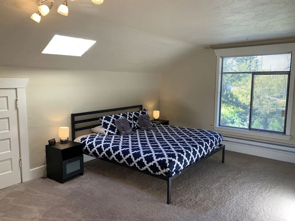 Seattle Vacation Home - Fremont House