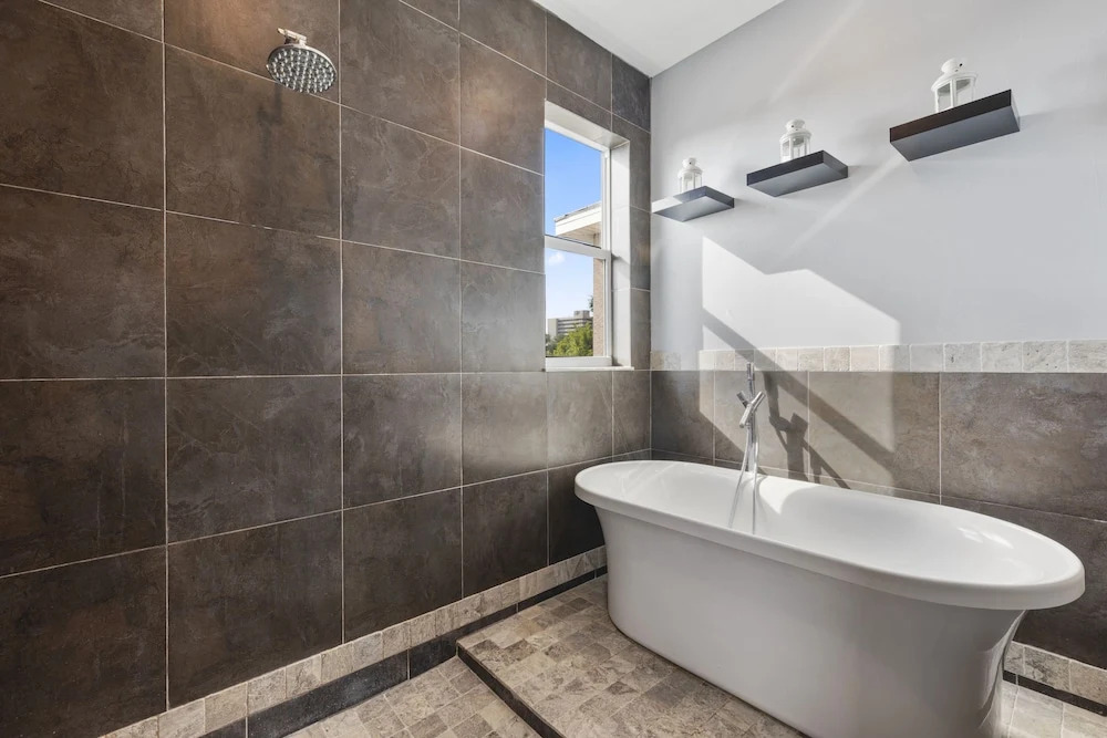 Miramar Beach House - Four Bedroom Home
