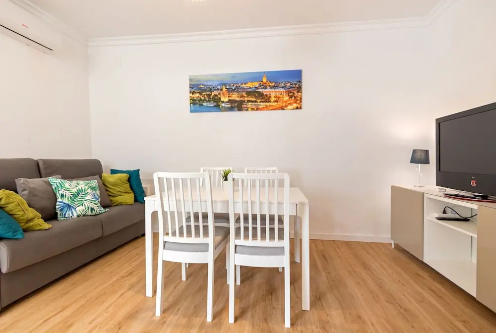 Justino Triana Suite By Valcambre