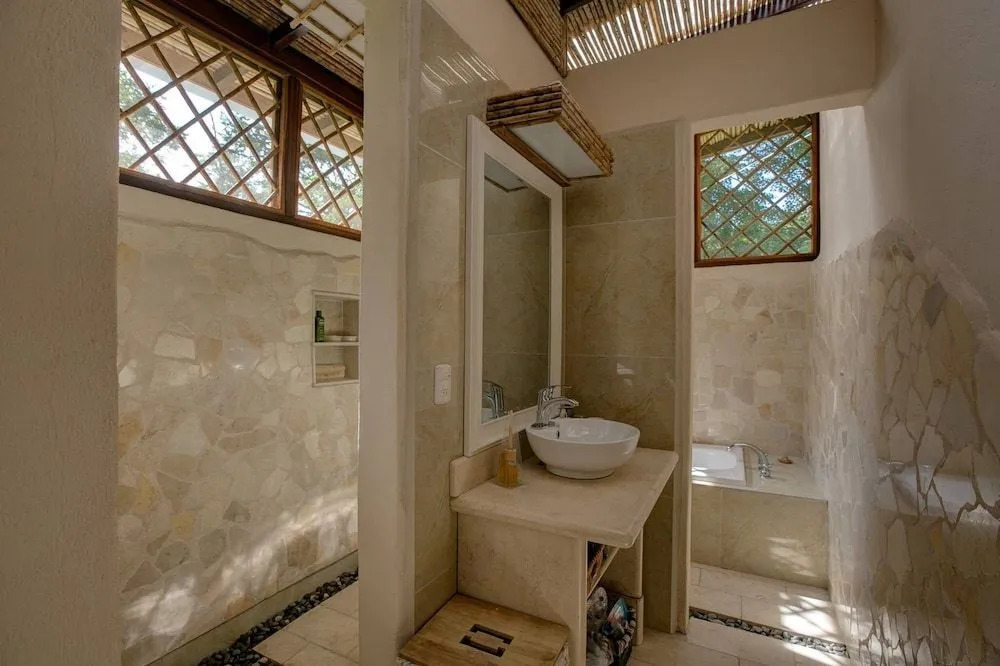 Zen Villa 1 - Three bedroom Luxury Villa with Private Garden -Playa Chiquita