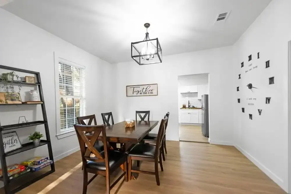 New Charming 2-bedroom Home Minutes to Downtown