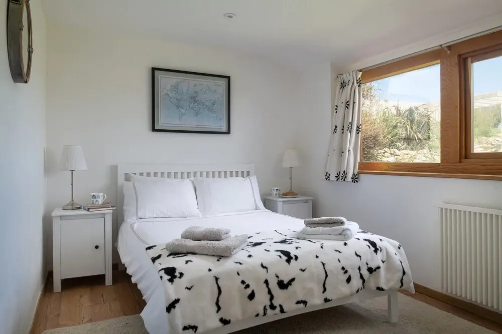 Coastal Retreat on Wales Path With Sea Views