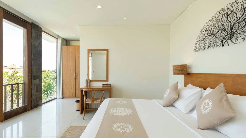 Stunning 2 Br Pool Villa With Rooftop In Seminyak