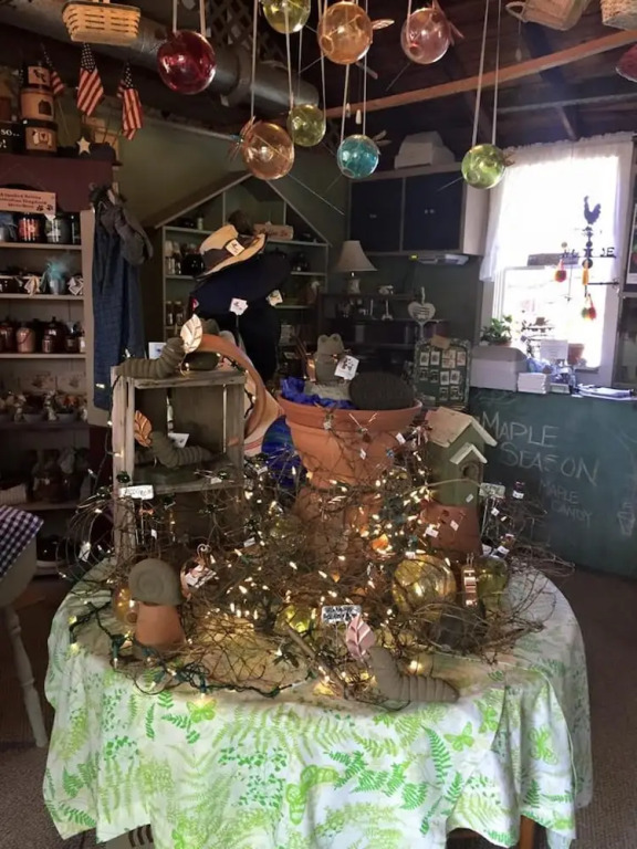 Roseledge Country Inn & Farm Shoppe