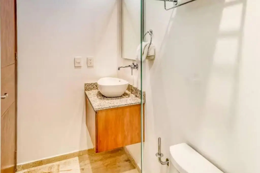 305 Amena Modern Secluded Penthouse w/ Private Pool & Gym