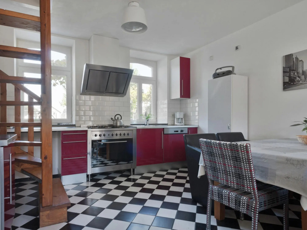 Vintage Farmhouse in Bemelen with Forest near